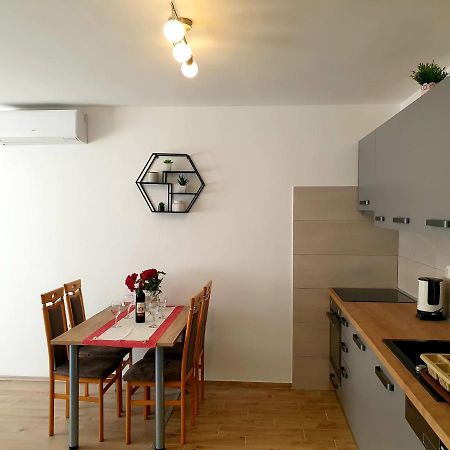 PUY Apartment Mon Cheri-Located In A Quiet Neighbourhood Near Beaches Free Parking מראה חיצוני תמונה
