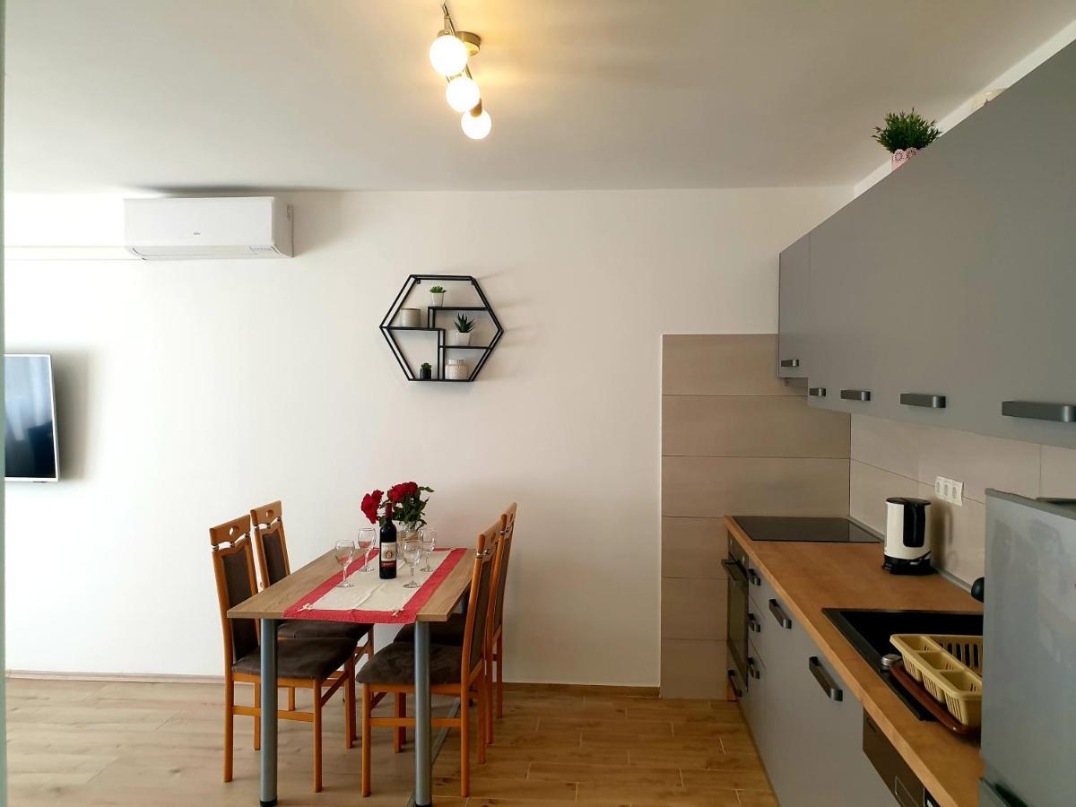 PUY Apartment Mon Cheri-Located In A Quiet Neighbourhood Near Beaches Free Parking מראה חיצוני תמונה